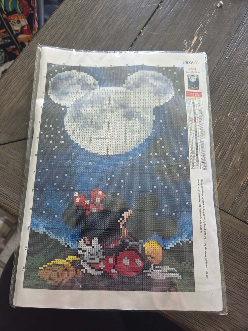 LWZAYS Mickey and Minnie Cross Stitch Kit X041 25x35cm